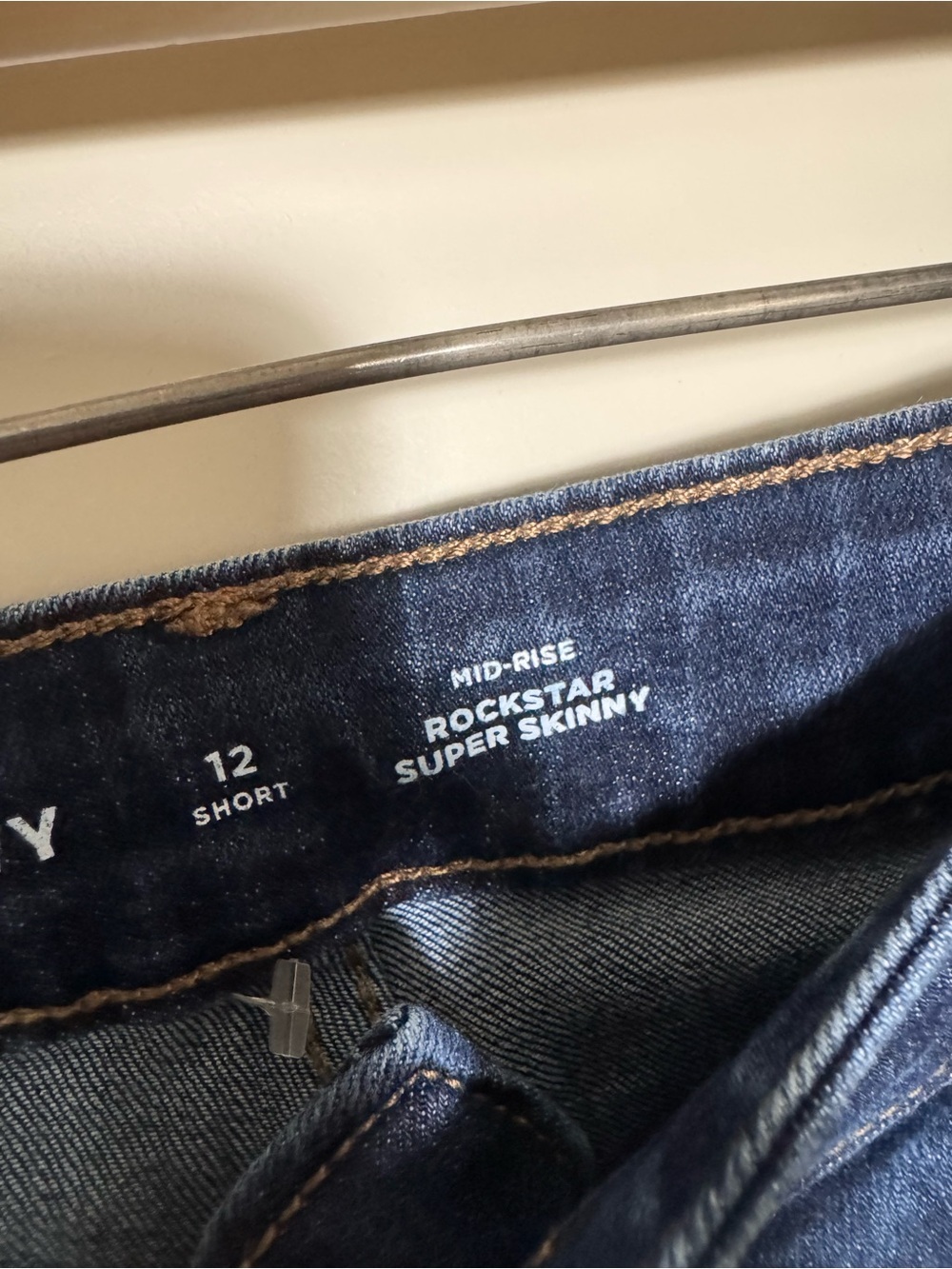 Old Navy Mid Rise Skinny Jeans Blue Dark Wash Stretch 5Pocket Women’s 12 Short - Picture 5 of 6